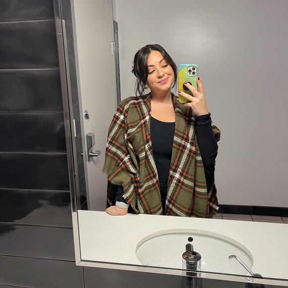 Meet your Posher, Veronica - Picture 2 of 7